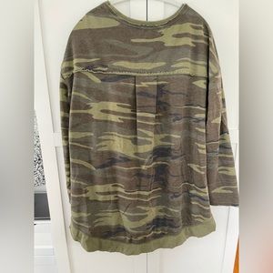 Z Supply split hem camo print long sleeve tunic